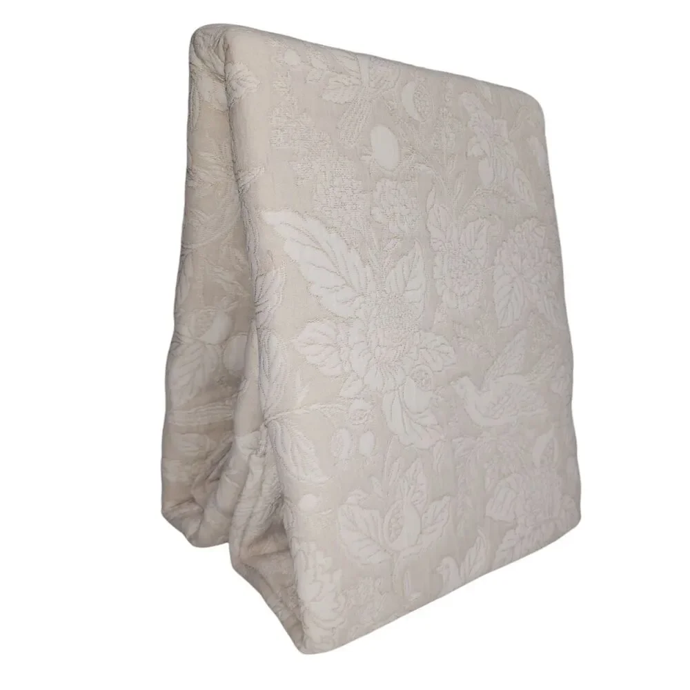 Envogue Shabby Chic Birds Flowers Embossed Jacquard Tablecloth Ivory 60x84Oblong